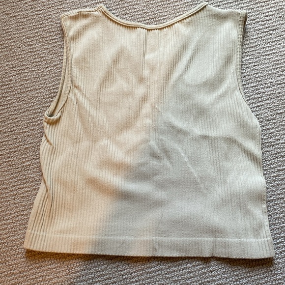 Beige greenish cream crop tank with cutout - Picture 2 of 3